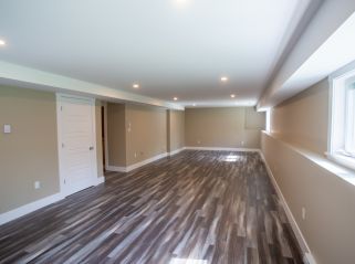 15 WILLOWDALE 18 15 WILLOWDALE 18