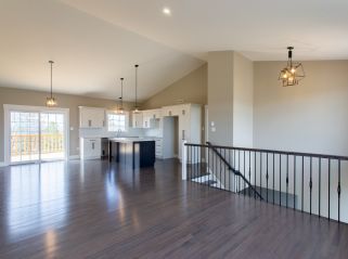 8 CARTER CRES 4 8 CARTER CRES 4